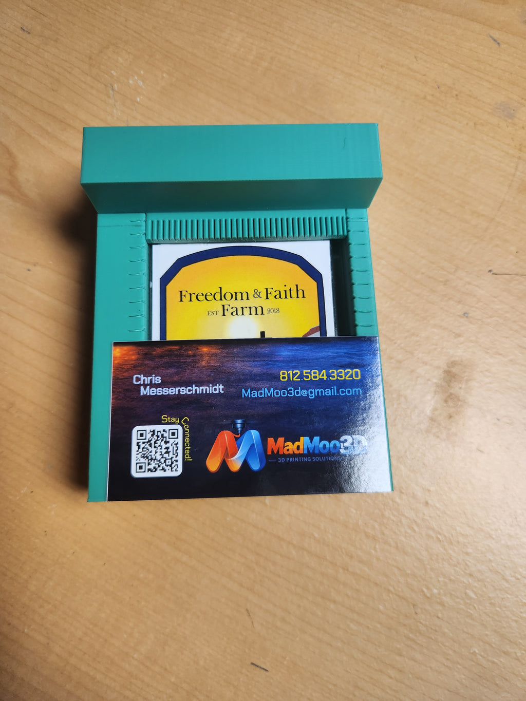 Precision Label Applicator for Wax Melt Clamshells
