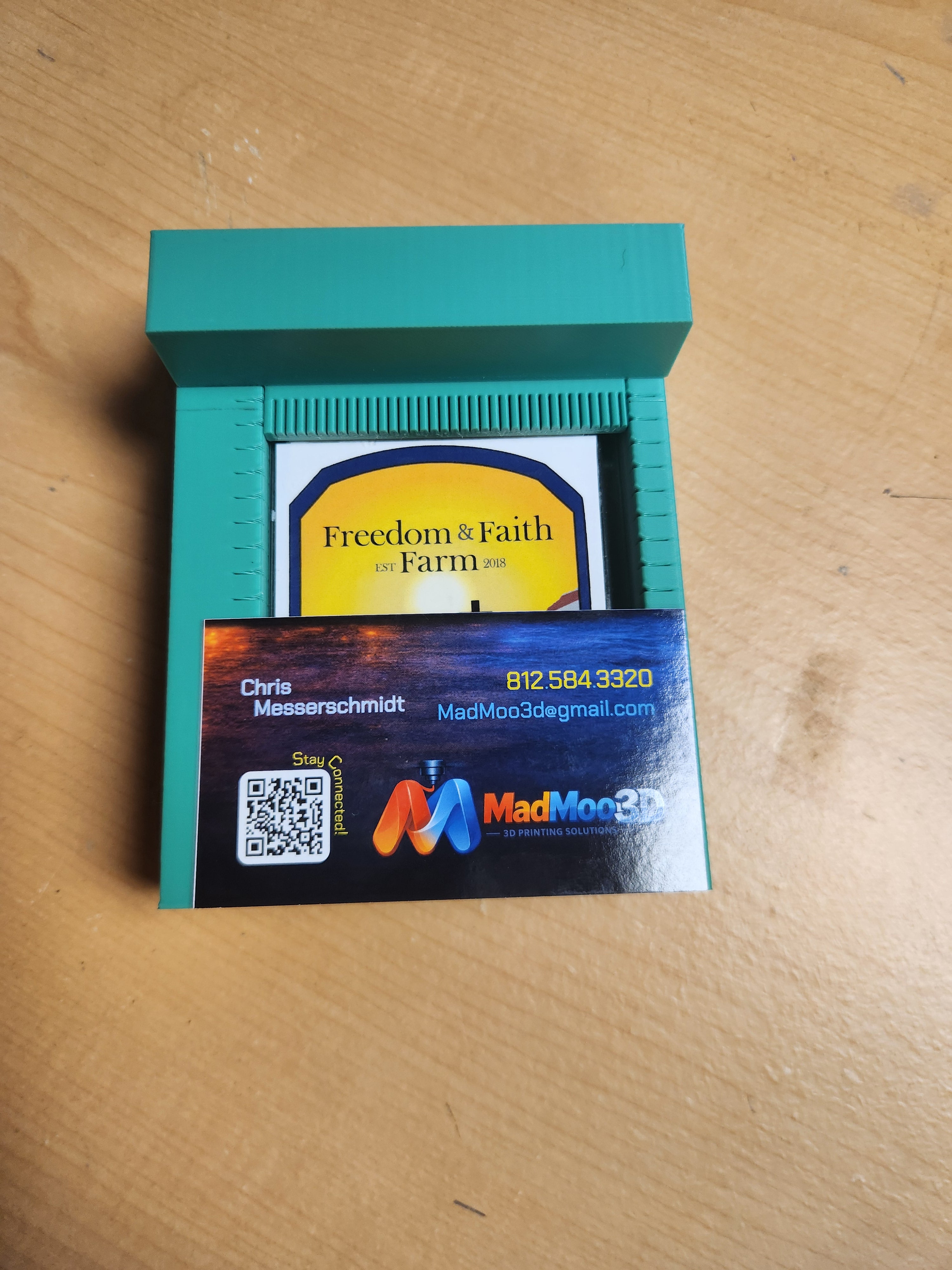Precision Label Applicator for Wax Melt Clamshells