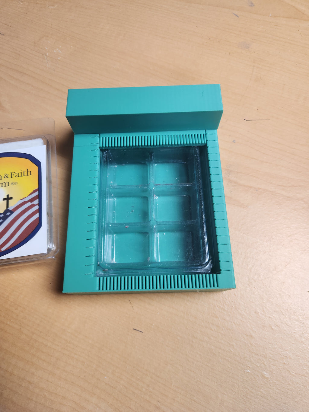 Precision Label Applicator for Wax Melt Clamshells